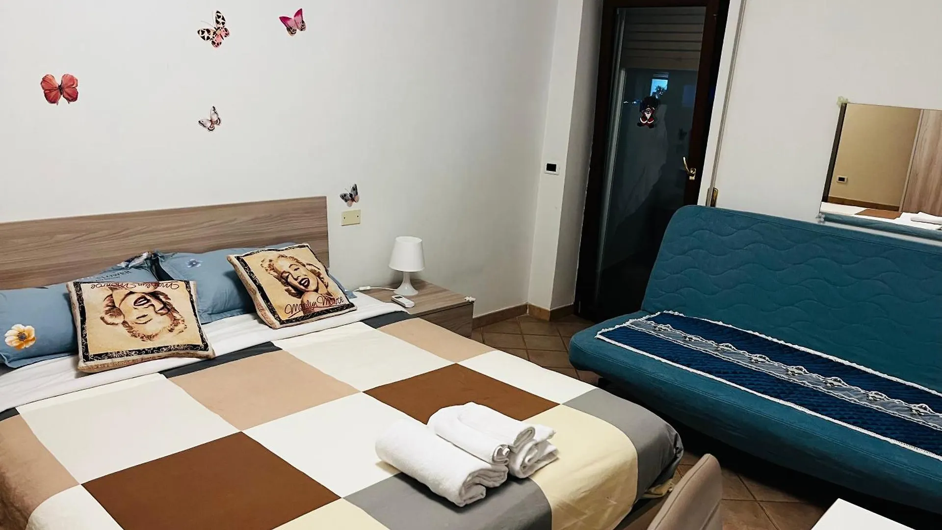 Angelina Suite Roma 0*,